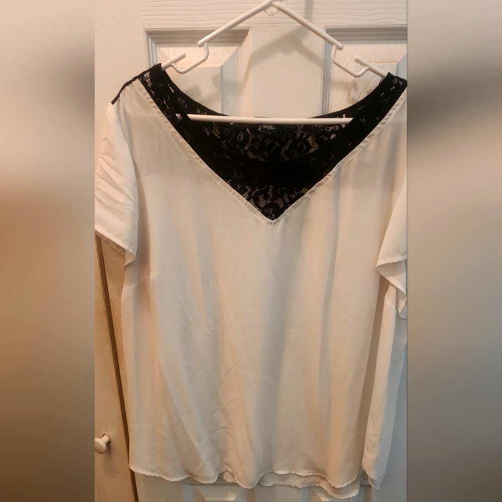 Cream and black lace Torrid blouse size 2